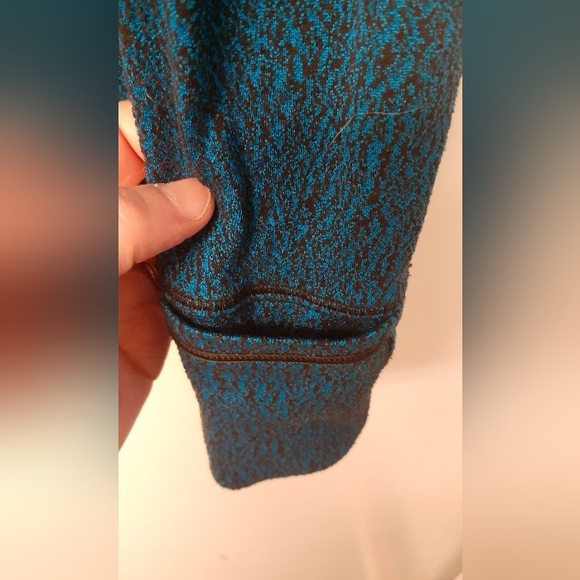 Lululemon half-zip light sweater - size 4 - Picture 3 of 6